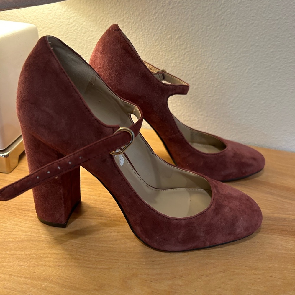 Vince Camuto Burgundy chunky heel size 8.5